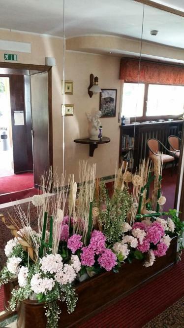 Hotel Rosa Serenella Bardonecchia Bagian luar foto